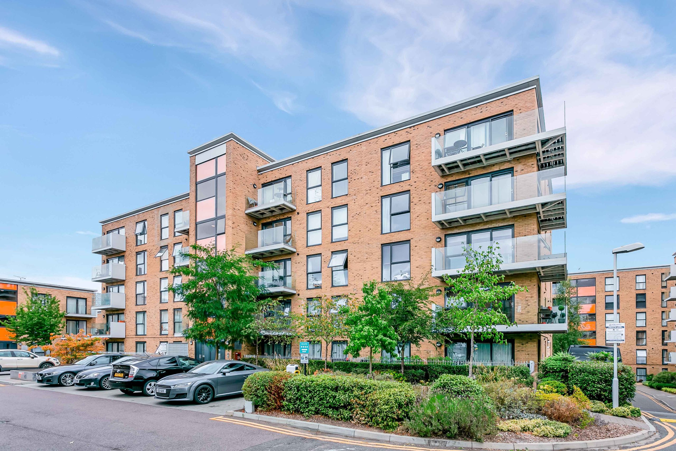 37 capricorn court, 17 zodiac close, edgware, ha8 5fn 1