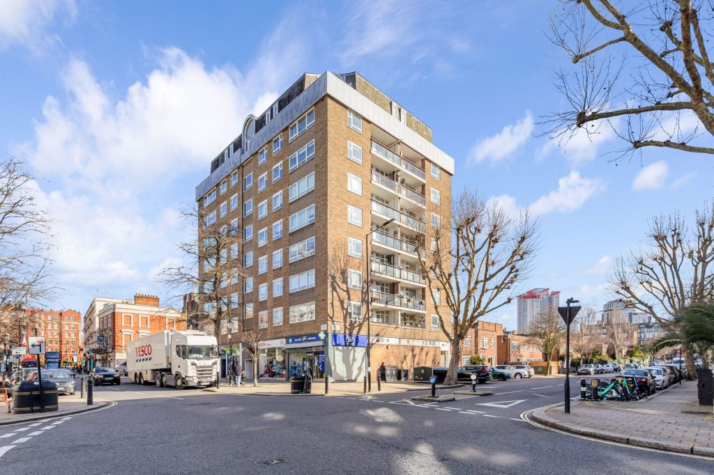 Melbourne Court, Randolph Avenue, Little Venice, London, W9